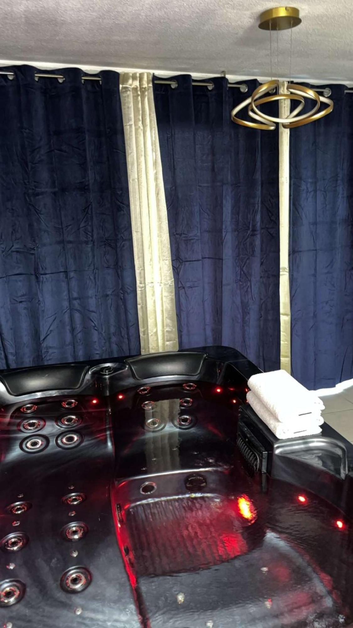 Suite Jacuzzi "Spa Privatif " Appartement Jacuzzi Toulouse Exteriér fotografie